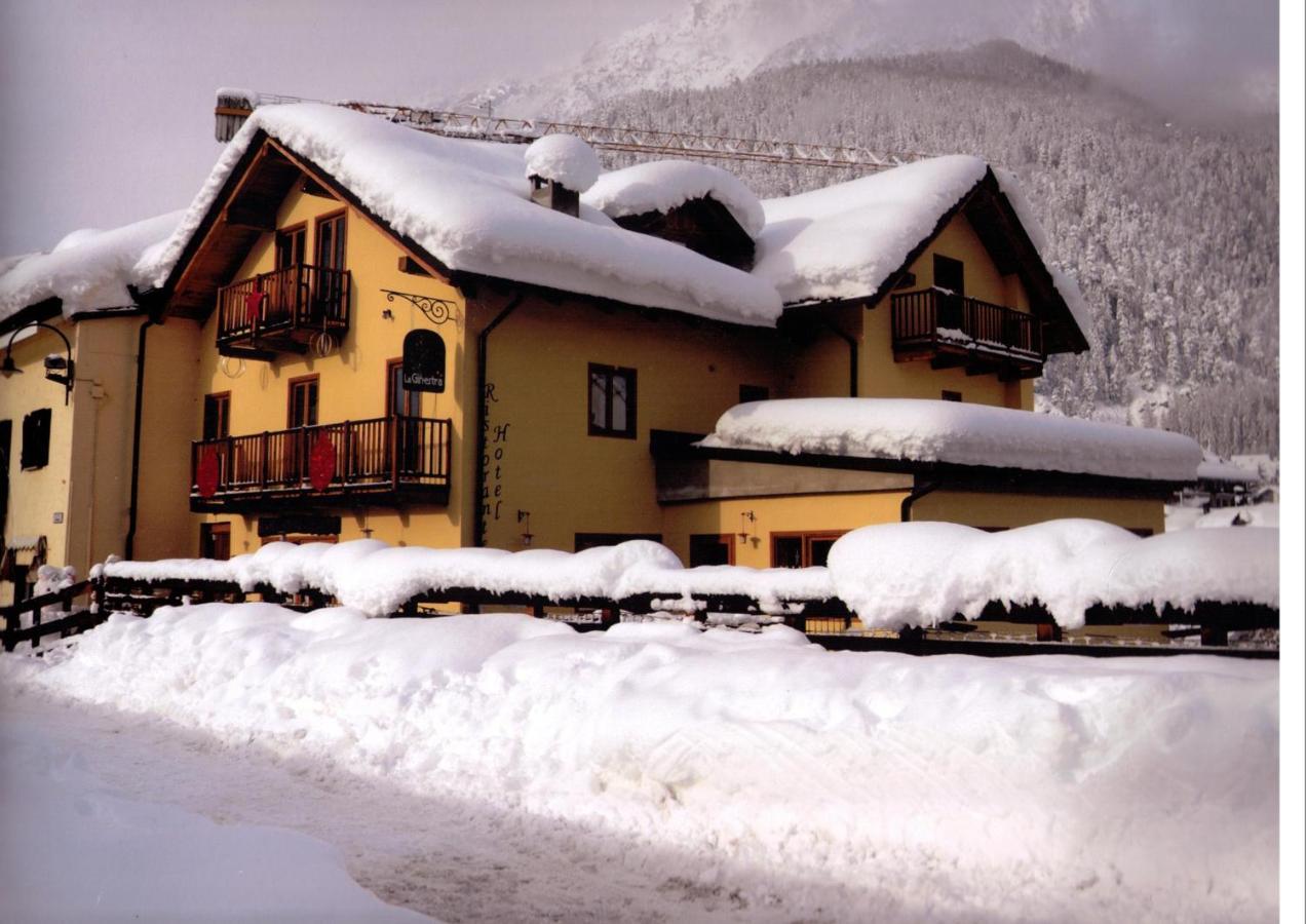 Hotel La Ginestra Чезана-Торинезе Екстер'єр фото